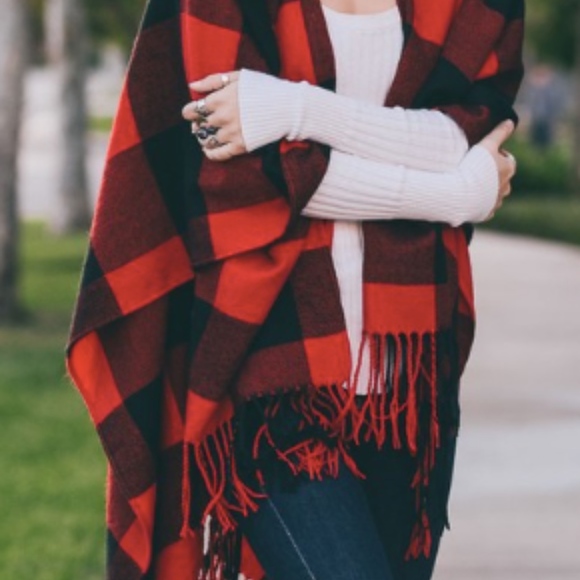 Red Buffalo Check Tassel Poncho - Picture 4 of 4